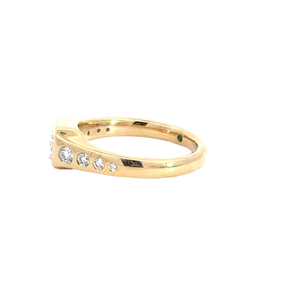 Elegant Gold Diamond Ring