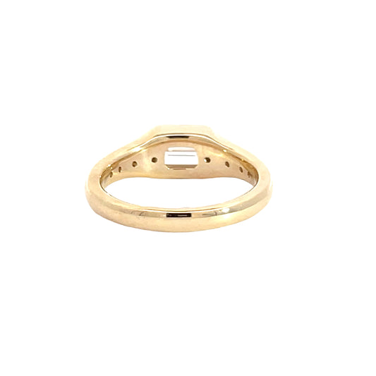 Elegant Gold Diamond Ring