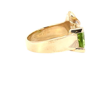 Exquisite Gold Ring with Gemstones