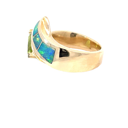 Exquisite Gold Ring with Gemstones