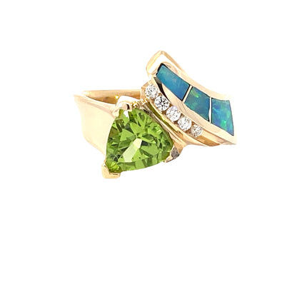Exquisite Gold Ring with Gemstones