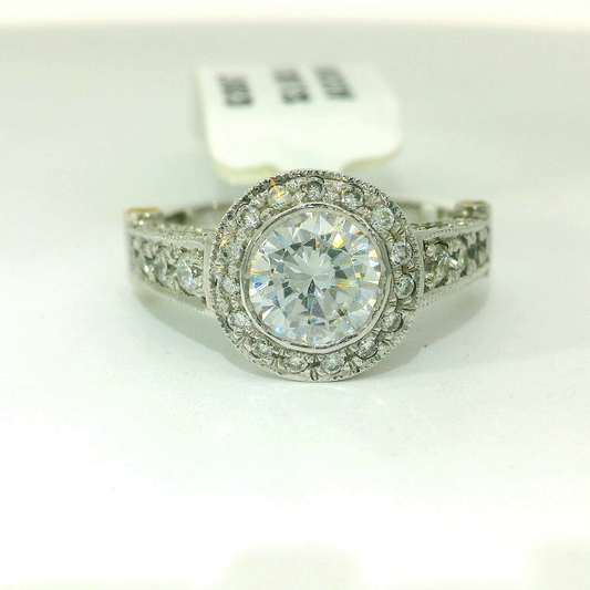 Elegant Diamond Halo Ring