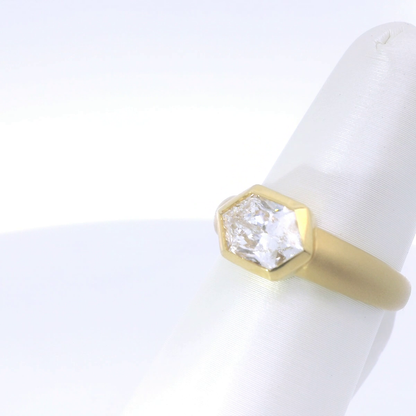 Elegant Hexagonal Diamond Ring