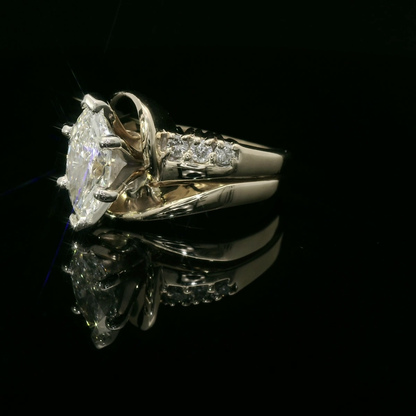 Elegant Diamond Engagement Ring