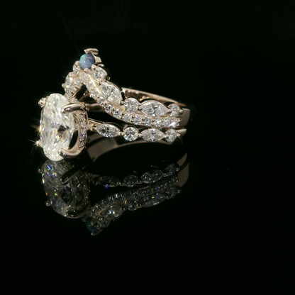 Elegant Diamond Engagement Ring