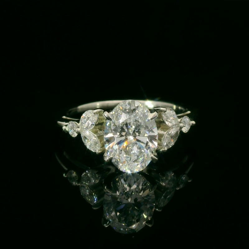 Elegant Diamond Engagement Ring