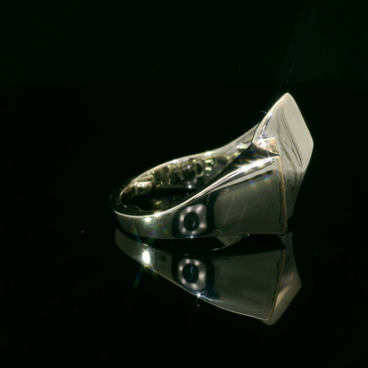 Elegant Diamond Ring Display