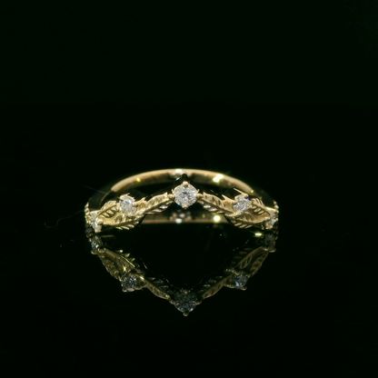 Elegant Gold Leaf Ring