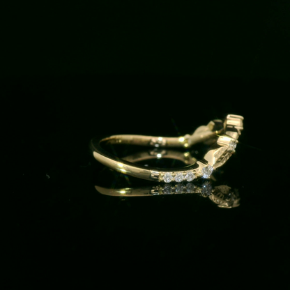 Elegant Gold Leaf Ring