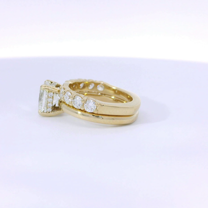 Elegant Diamond Engagement Ring