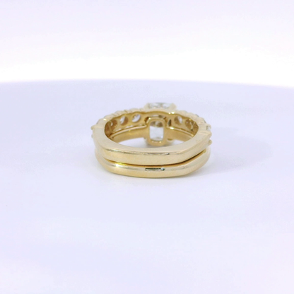 Elegant Diamond Engagement Ring