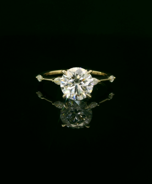 Elegant Diamond Engagement Ring