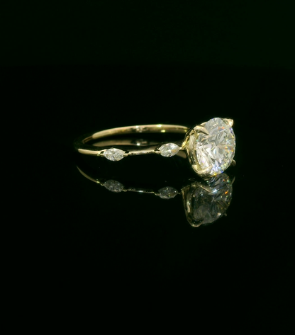 Elegant Diamond Engagement Ring