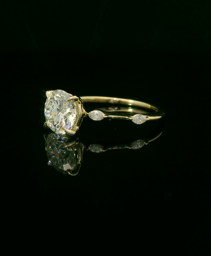Elegant Diamond Engagement Ring
