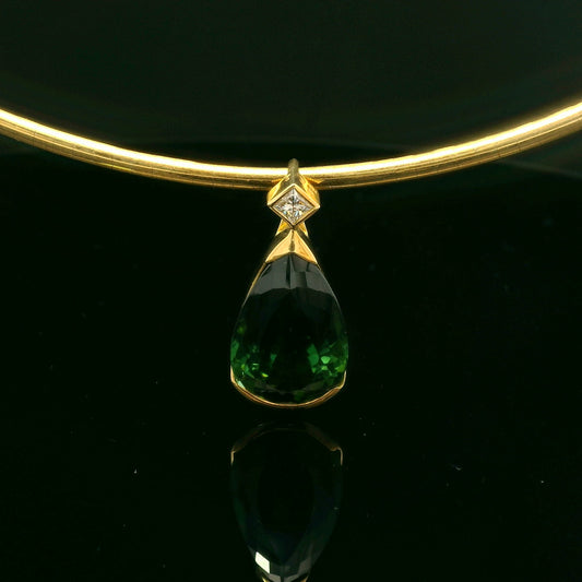Elegant Green Gemstone Pendant