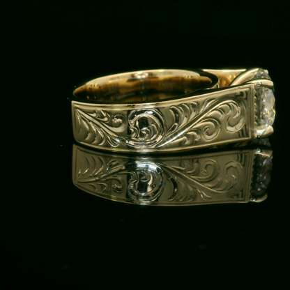 Elegant Gold Ring with Sparkling Diamond