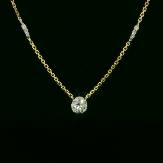 Elegant Gold Necklace with Sparkling Gem