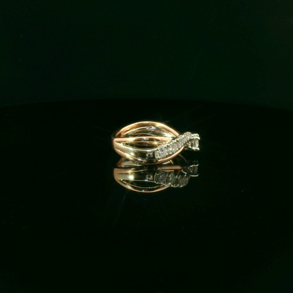 Elegant Rose Gold Ring with Diamonds