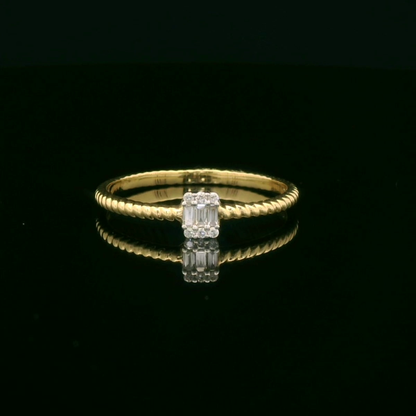 Elegant Gold Ring with Diamond Accent