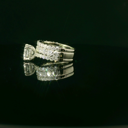 Elegant Diamond Engagement Ring