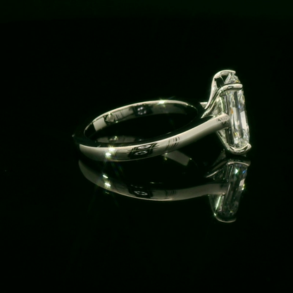 Elegant Diamond Engagement Ring