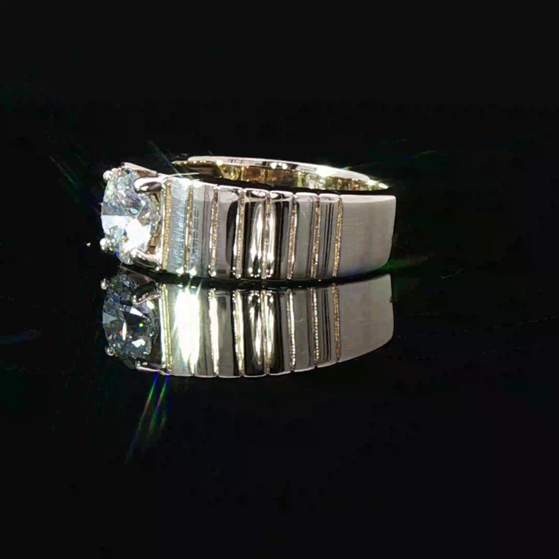 Yellow Gold Boldly Ribbed Ring with Round Diamond