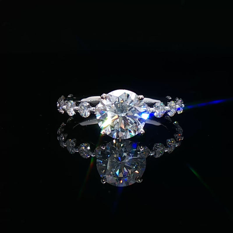 White Gold Engagement Ring with Round UltraFire™ Diamond