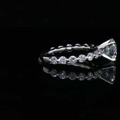 White Gold Engagement Ring with Round UltraFire™ Diamond