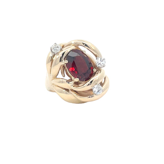 Elegant Gold Ring with Ruby