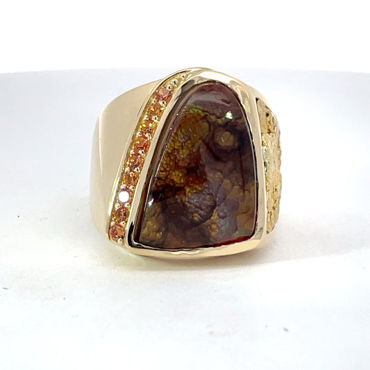 Elegant Gold Ring with Gemstone