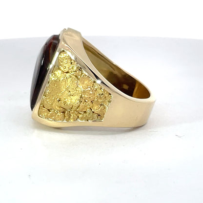 Elegant Gold Ring with Gemstone