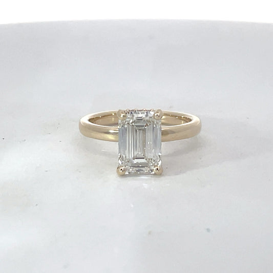 Elegant Emerald Cut Diamond Ring
