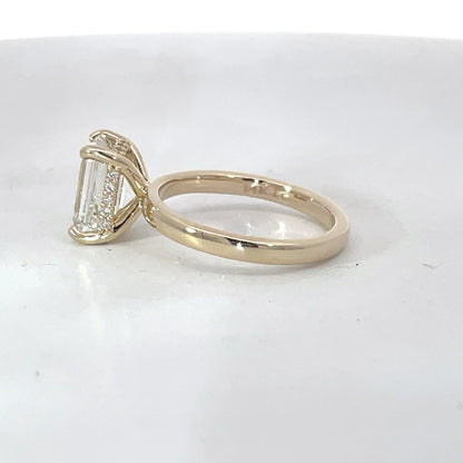 Elegant Emerald Cut Diamond Ring