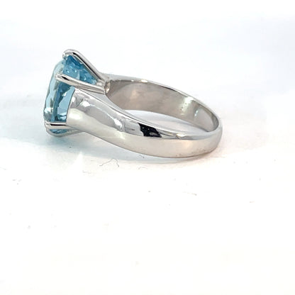 Elegant Blue Gemstone Ring