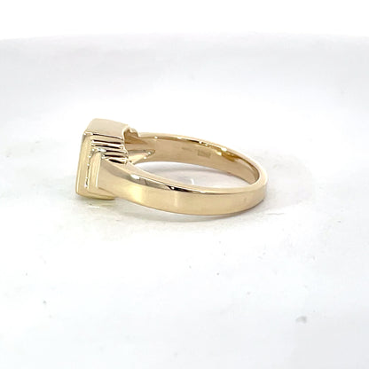 Elegant Opal and Diamond Ring