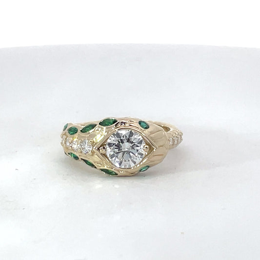 Elegant Gold and Diamond Ring