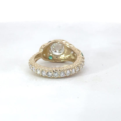 Elegant Gold and Diamond Ring