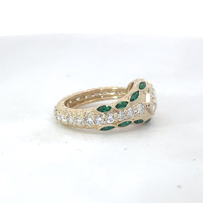 Elegant Gold and Diamond Ring