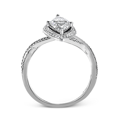 Engagement Ring in 18k Gold with Diamonds