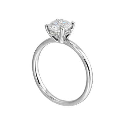 The dazzling solitaire diamond take center stage