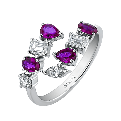 Color Ring in 18k Gold with Diamonds