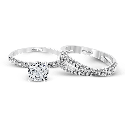 Criss-cross Wedding Band in 18k Gold with Diamonds