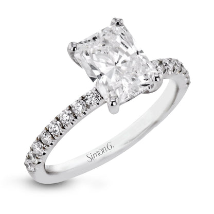 Emerald-cut Engagement Ring & Matching Wedding Band in 18k Gold with Diamonds