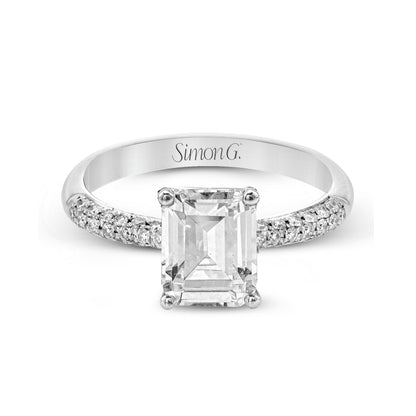 Emerald-cut Engagement Ring & Matching Wedding Band in 18k Gold with Diamonds