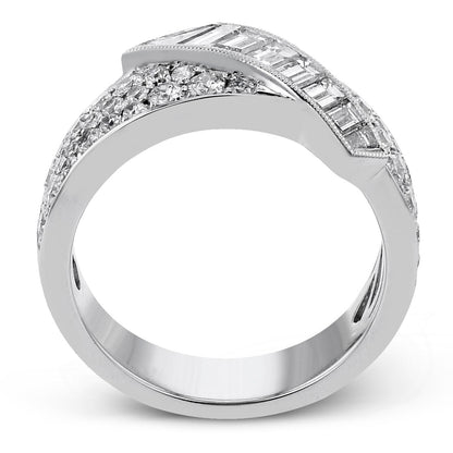 Fashion Ring in 18k Gold With Diamonds