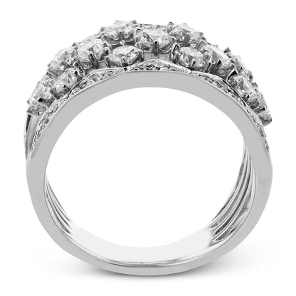 Fashion Ring in 18k Gold with Diamonds