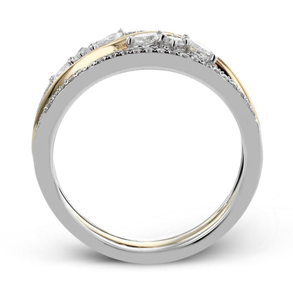 Fashion Ring in 18k Gold with Diamonds