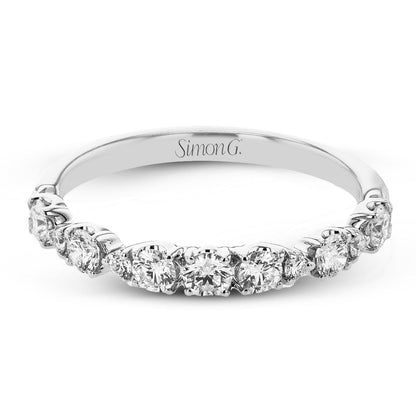 Fashion Ring in 18k Gold with Diamonds