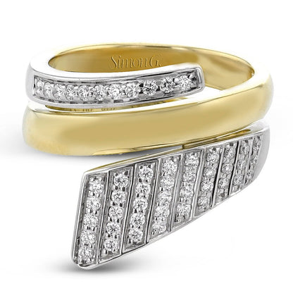 Fashion Ring in 18k Gold with Diamonds