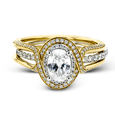 Oval-cut Halo Engagement Ring in 18k Gold with Diamonds